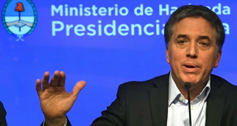 Gobierno de Argentina prepara “medidas balanceadas” para enfrentar déficit