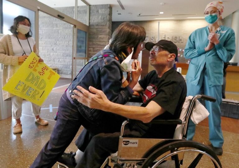 Tiene 70 años, venció al coronavirus y ahora le debe más de $1 millón de dólares al hospital