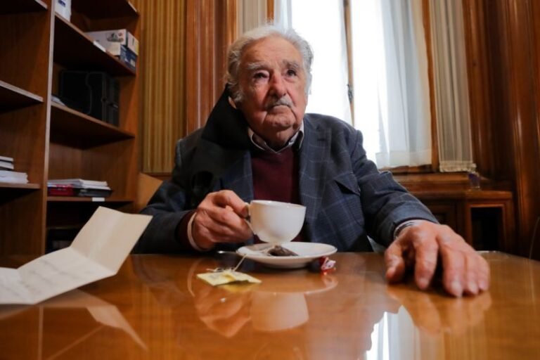 Mujica: “Triunfar en la vida no es ganar, es levantarse y volver a empezar”