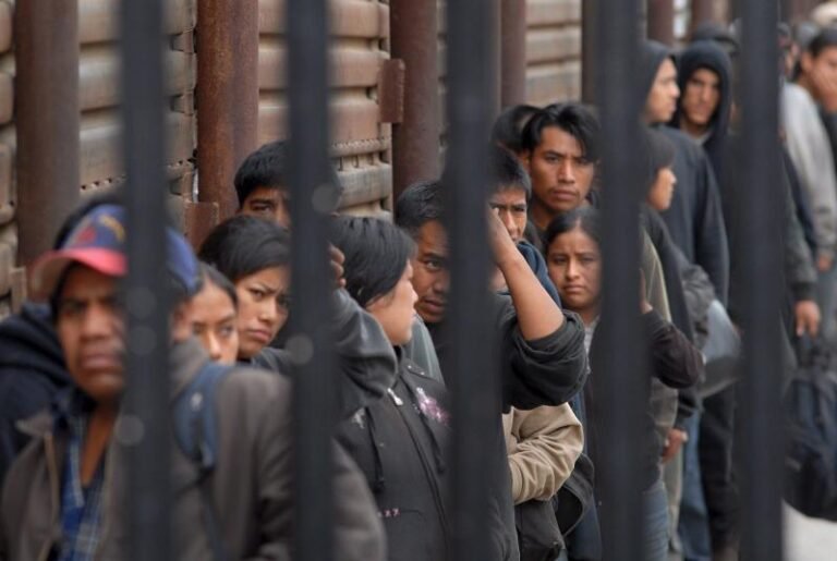 Corte desbloquea deportación expeditiva de indocumentados
