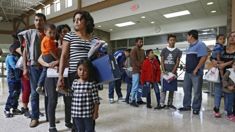 Trump publica norma para ampliar periodo de detención de niños inmigrantes