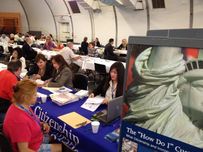 Diez cambios que endurecen reglas de la Migra pero facilitan conseguir visado por matrimonio