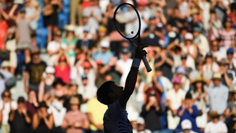 Djokovic cede un set y Zverev se pone las pilas para estar en octavos