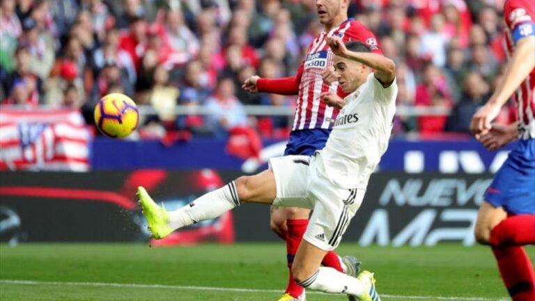 Lucas, lesionado en la rodilla derecha tras el derbi