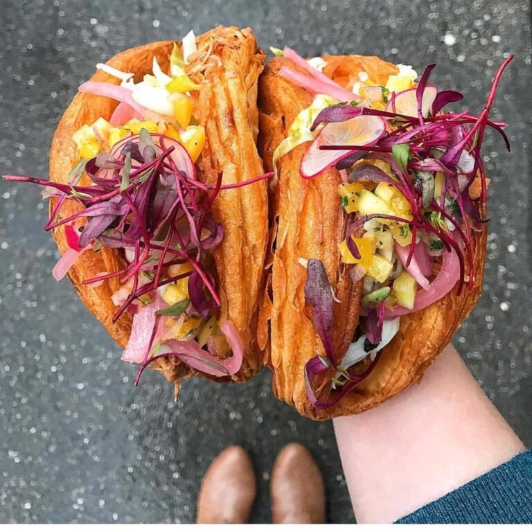 Traco, un curiosa combinación entre el taco y croissant, ¿Lo comerías?