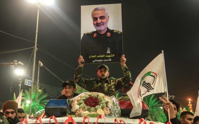 Miles lloran a Soleimani en Irán en medio de nuevas amenazas de Trump