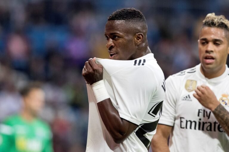 Real Madrid plagado de suplentes golea al Melilla y se mete en octavos de Copa