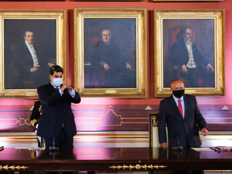Maduro pide adaptar el sistema jurídico para hacer frente a las sanciones de EEUU