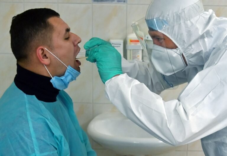 A medida que aumentan pruebas de COVID-19,  porcentaje de infecciones disminuye