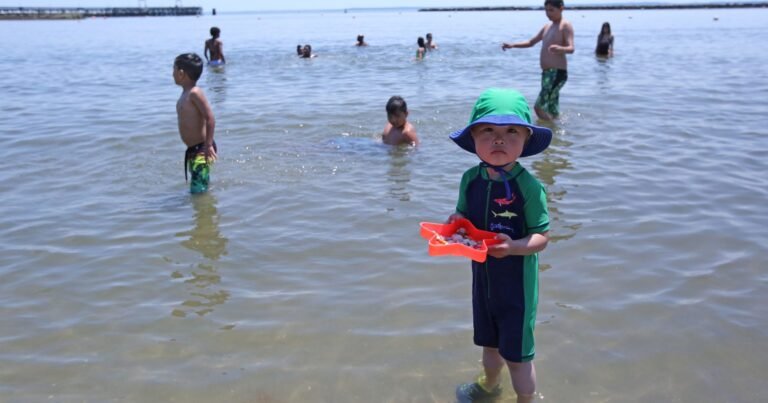Abrirán dos playas para fin de semana del Memorial Day