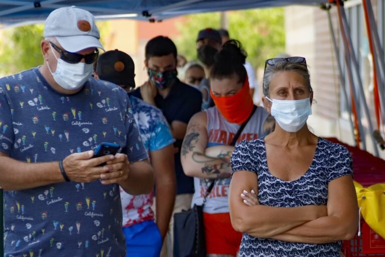 Advierten a consumidores y propietarios de empresas sobre obligatoriedad de usar máscaras