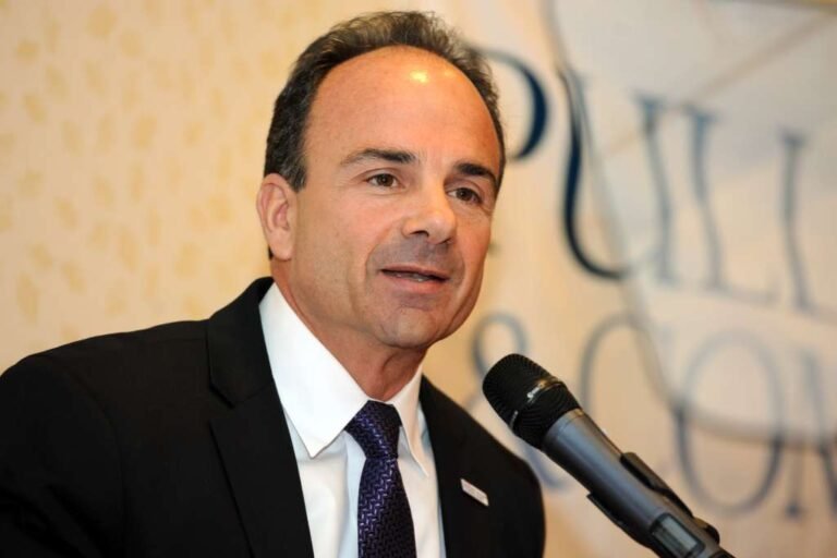 Alcalde ex convicto se postula  para gobernador de Connecticut