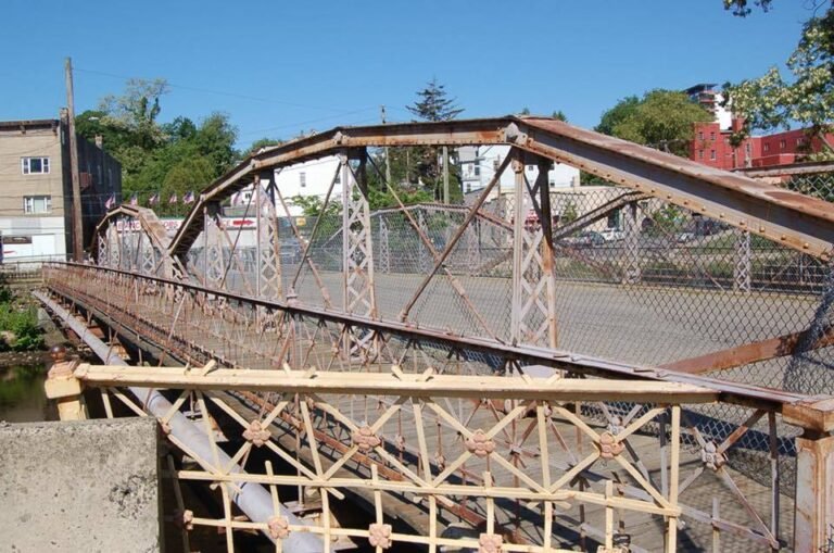Aprueban contrato para reparar antiguo puente de la West Main Street