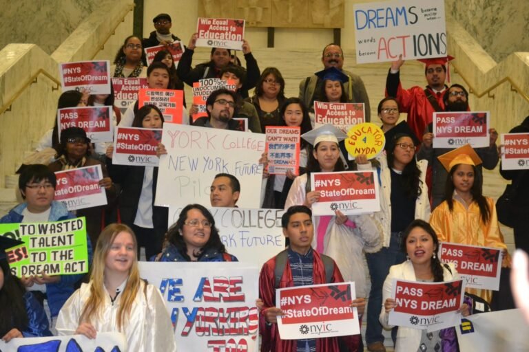 Aprueban el Dream Act en Asamblea estatal, pero su futuro es incierto