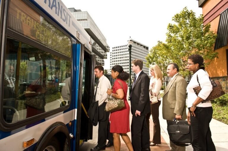 Audiencias públicas para discutir aumento en tarifas de servicio de trenes y autobuses