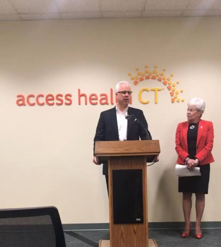 Aumenta cifra de consumidores que adquirieron seguro médico para este año