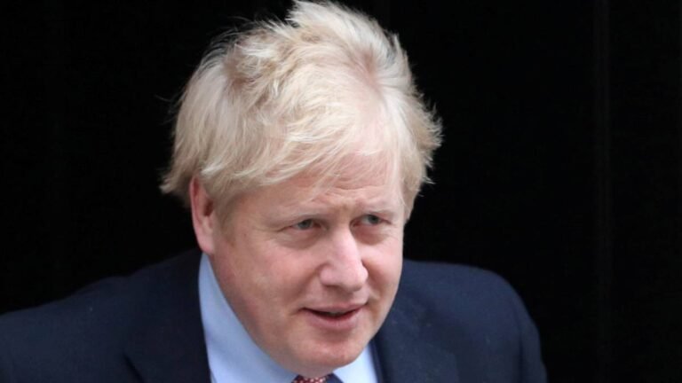 Boris Johnson se mantiene “estable” y con “buen humor”