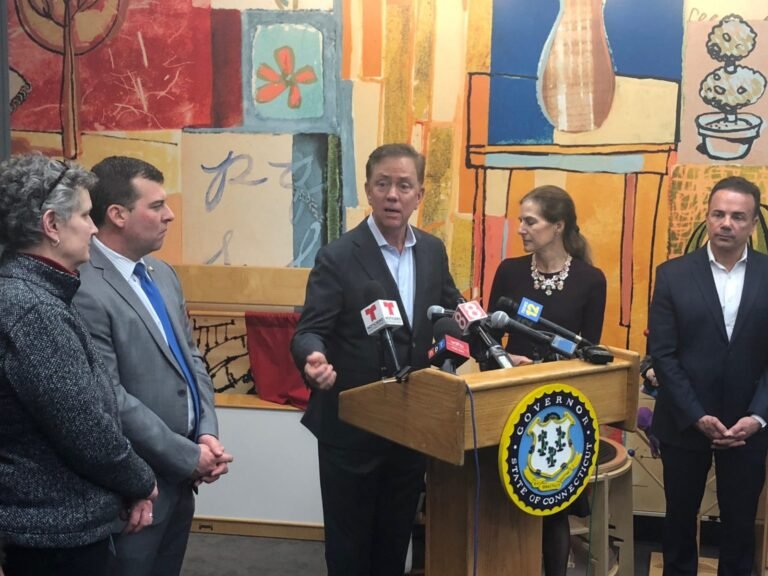 Buscan aumentar ingresos para familias que utilizan programa de cuidado de niños