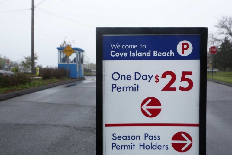 Calcomanías para entrar a playas ya están disponibles