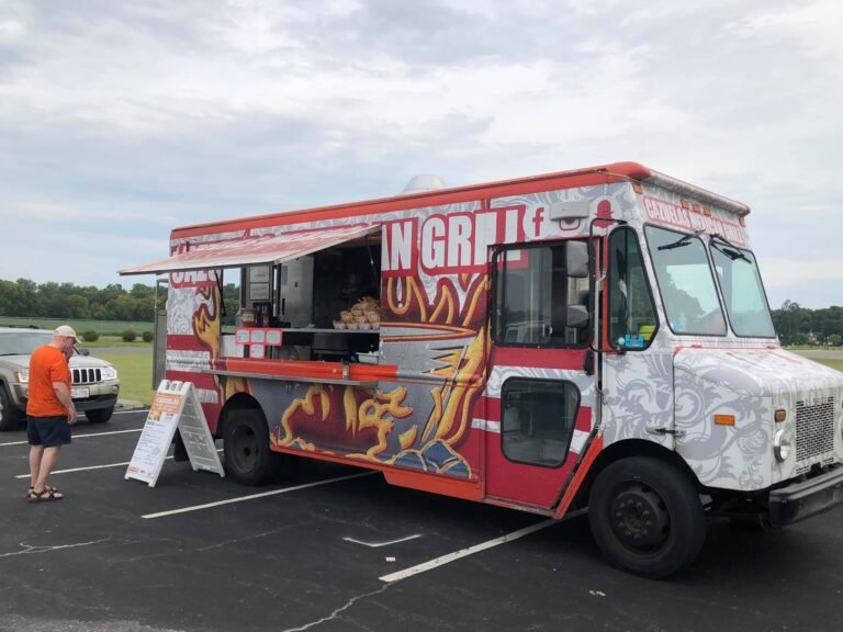 Camiones que venden comida pueden operar en áreas de descanso