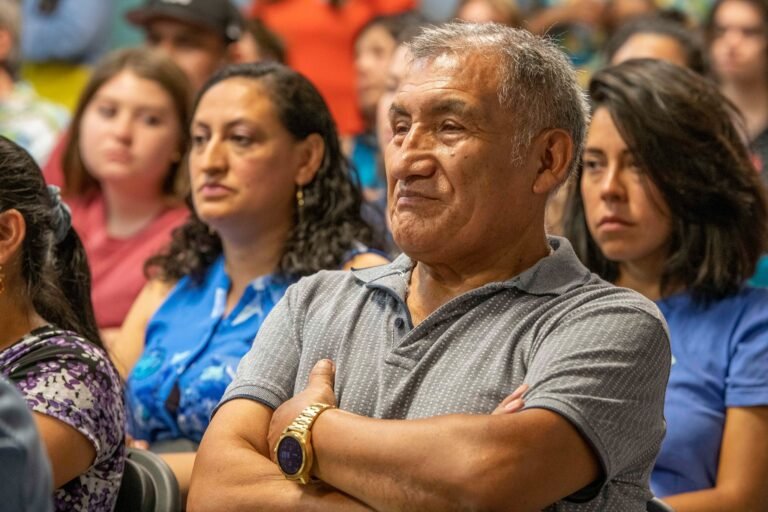 Centro comunitario analiza impacto de la victoria de Joe Biden a favor de los inmigrantes