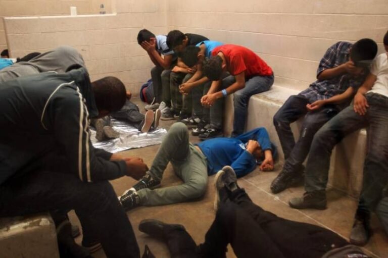 ONG denuncia que ICE no libera a inmigrantes pese a continua alza de COVID-19