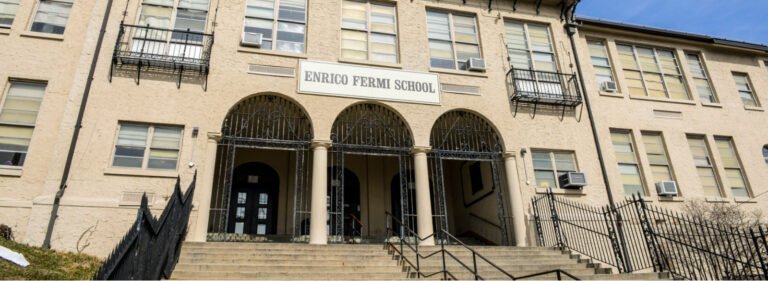 Cierran dos escuelas después de confirmar casos positivos de COVID-19