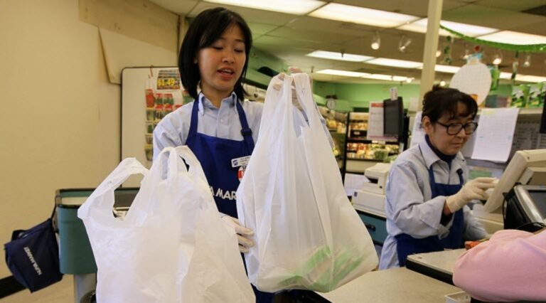 Ciudad prohíbe bolsas de plástico de un solo uso