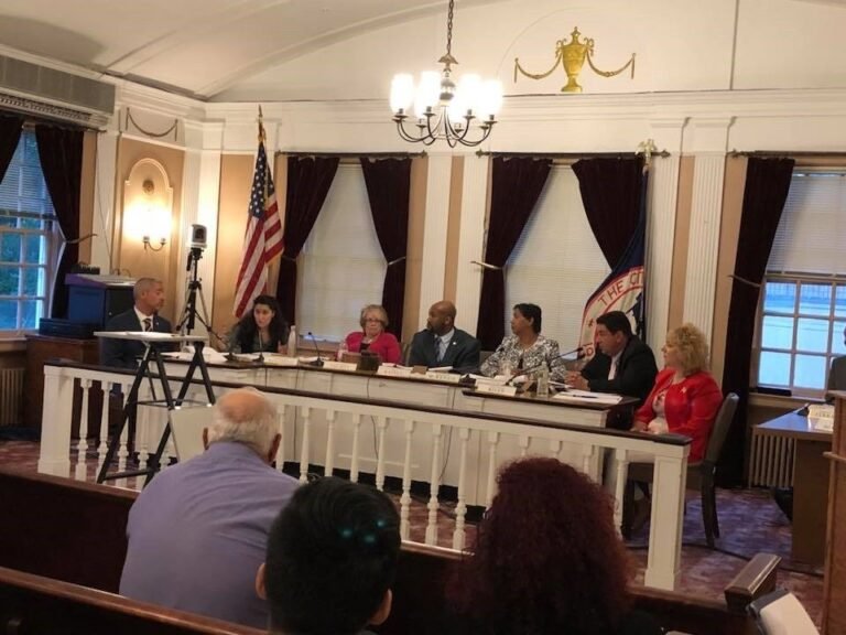 Ciudad se suma a apoyo de licencias de conducir para indocumentados