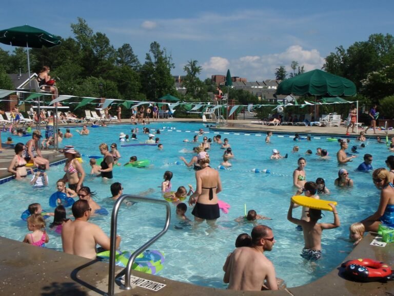 Ciudades abrirán piscinas con ciertas restricciones