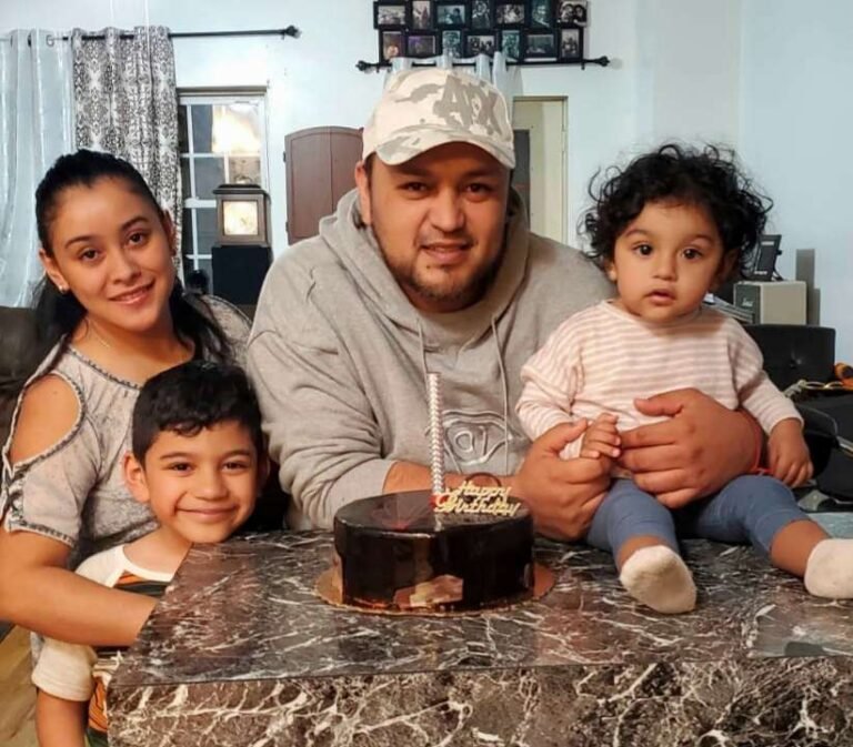 Cómo las familias pueden obtener ayuda si sus ingresos son bajos o no tienen empleo