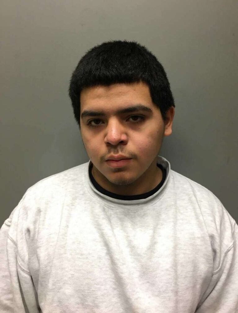 Conductor involucrado en fatal accidente acusado de homicidio involuntario