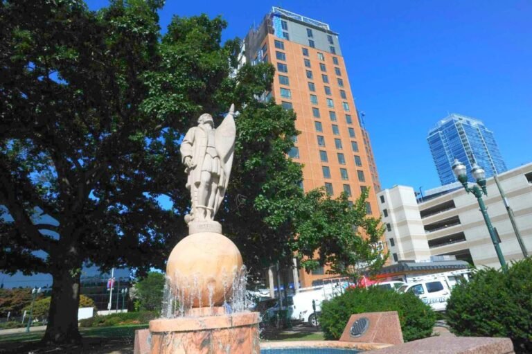 Debaten si se debe cambiar el nombre al Columbus Park