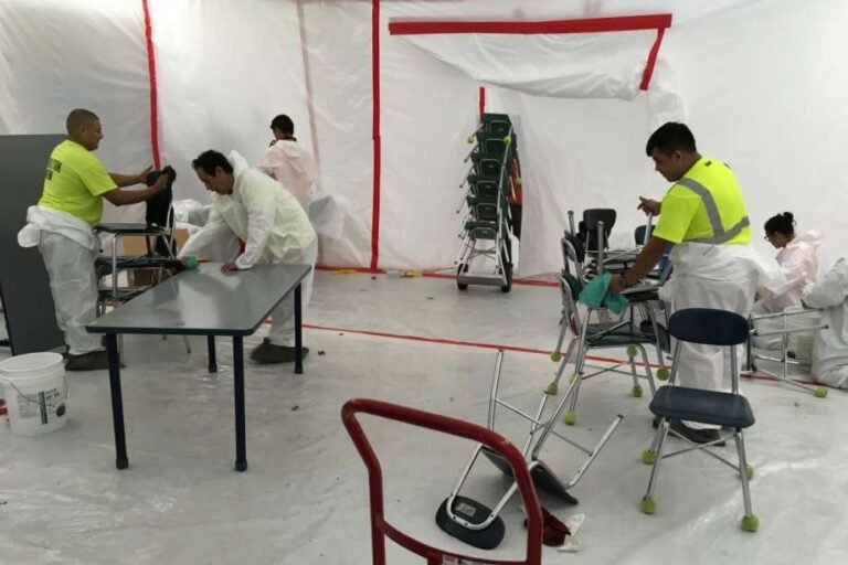 Descubren moho en escuela que recientemente había sido renovada
