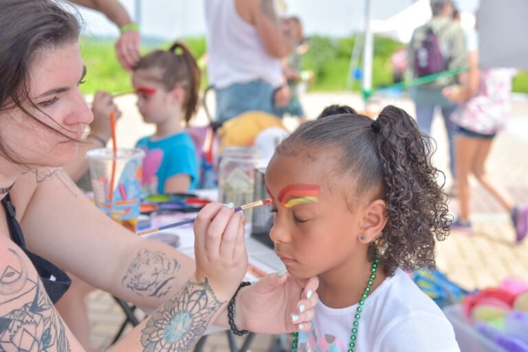 Diferentes culturas se unen en festival familiar