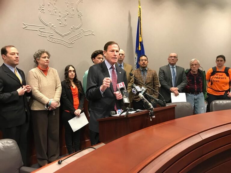 Dreamers exigen que CT tome medidas bipartidistas para proteger a inmigrantes