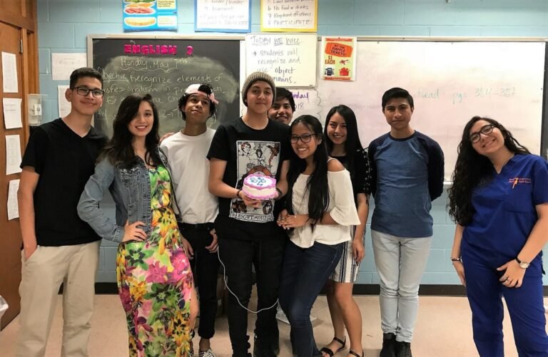 Dreamers instan a jóvenes a aprovechar programa de liderazgo