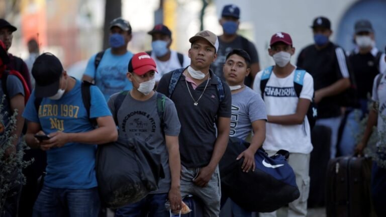 INFORME ESPECIAL Economía de EEUU sufre histórico desplome en segundo trimestre