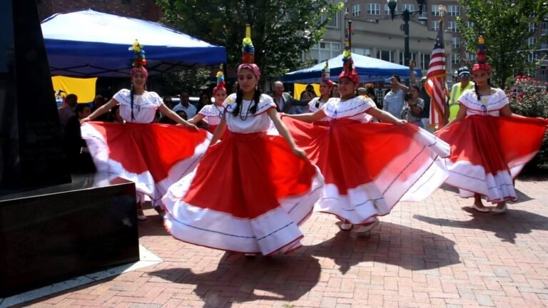 Ecuatorianos celebraron 209 años del primer Grito de Independencia