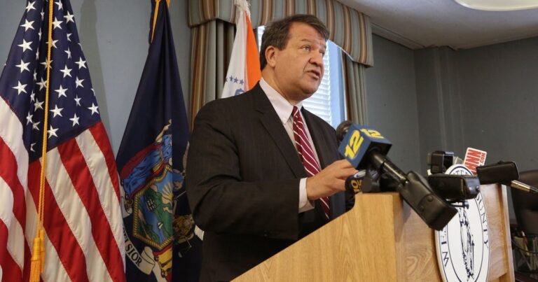 Ejecutivo crea comité en respuesta a pregunta migratoria del censo