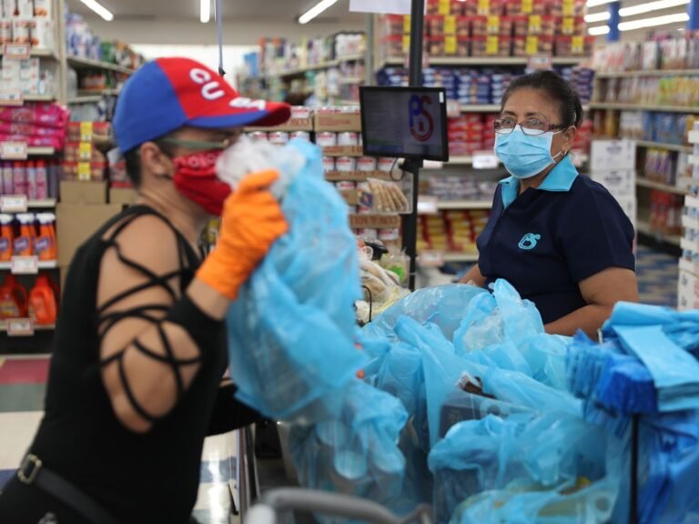 Entra en vigencia prohibición de bolsas plásticas con varias excepciones