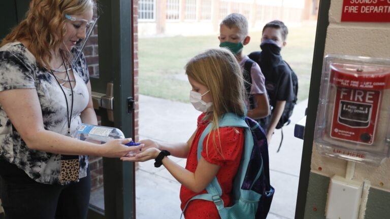 Escuelas de Westchester no pueden revelar información sobre casos positivos de COVID-19
