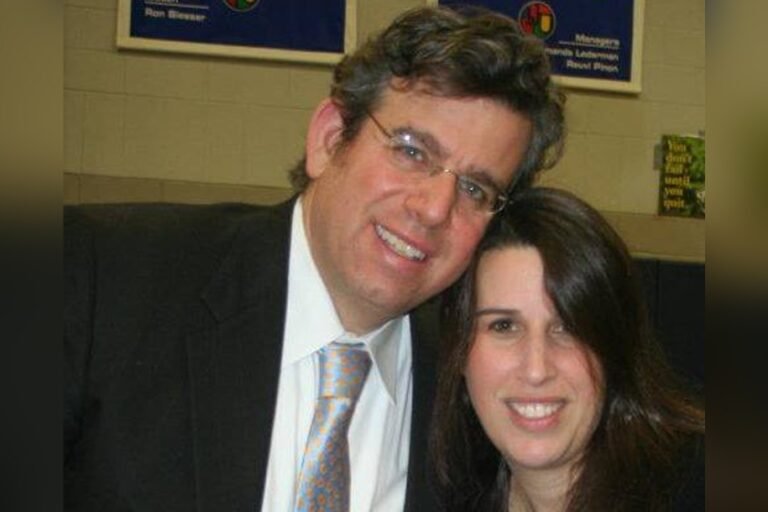 Esposa de abogado pide que no se les culpe por contagio en el área