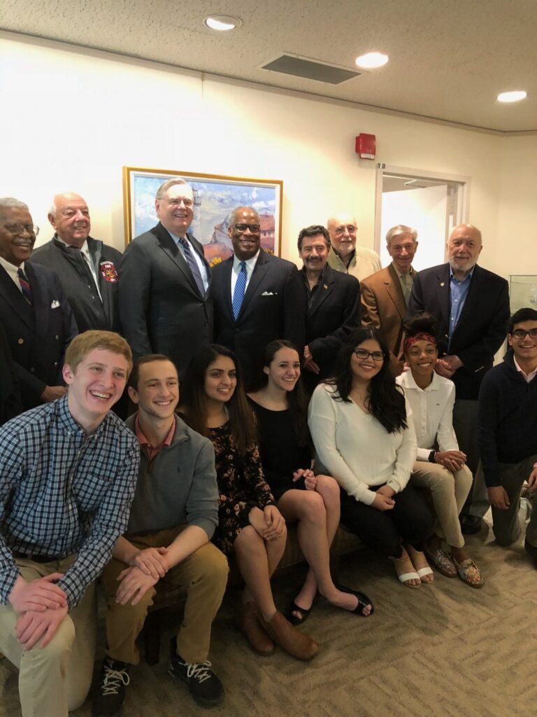 Estudiante hispana gana beca de los Jewish War Veterans  