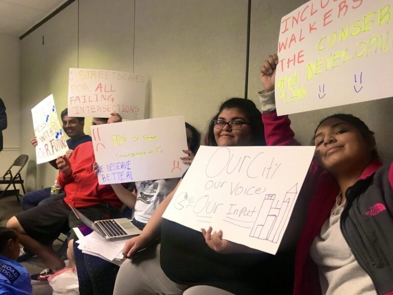 Estudiantes exigen rutas más seguras y pases de autobús