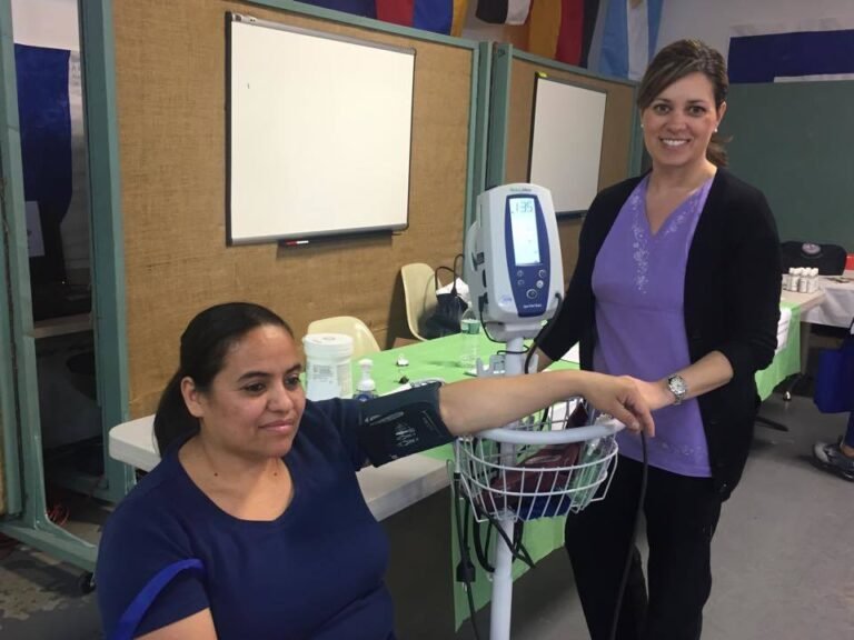 Exámenes de salud gratuitos para la población inmigrante