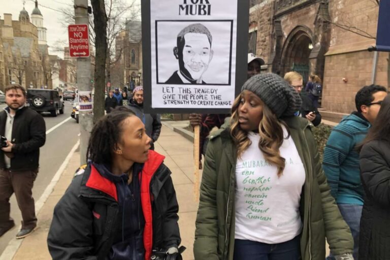 Exigen fondos para comprar cámaras corporales después de muerte de adolescente