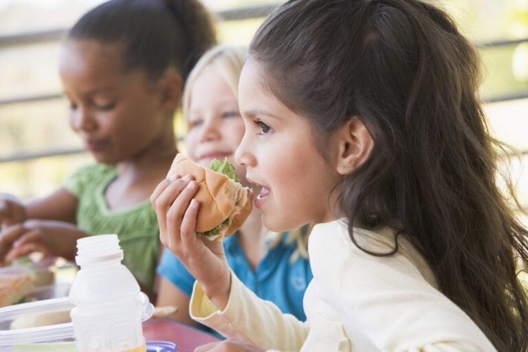 Extienden comidas gratis para niños hasta el 31 de diciembre