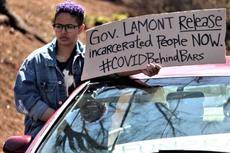 Familias piden liberación de reclusos para evitar que se contagien de COVID-19