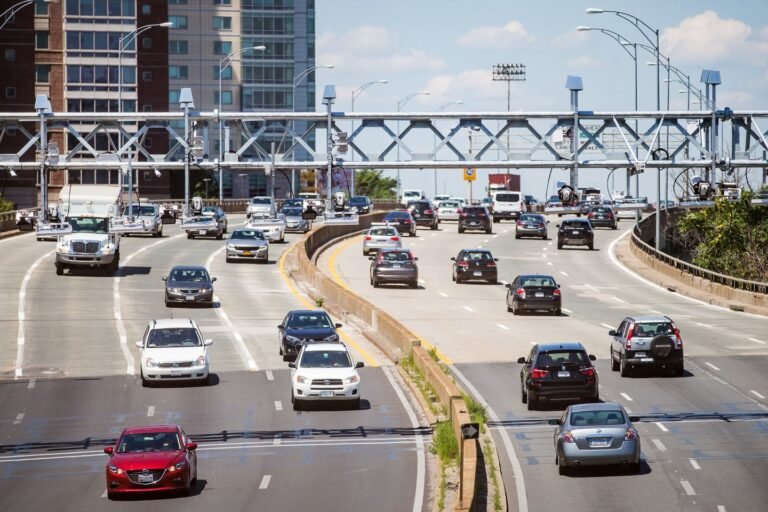 Gobernador abandona plan para peajes de camiones